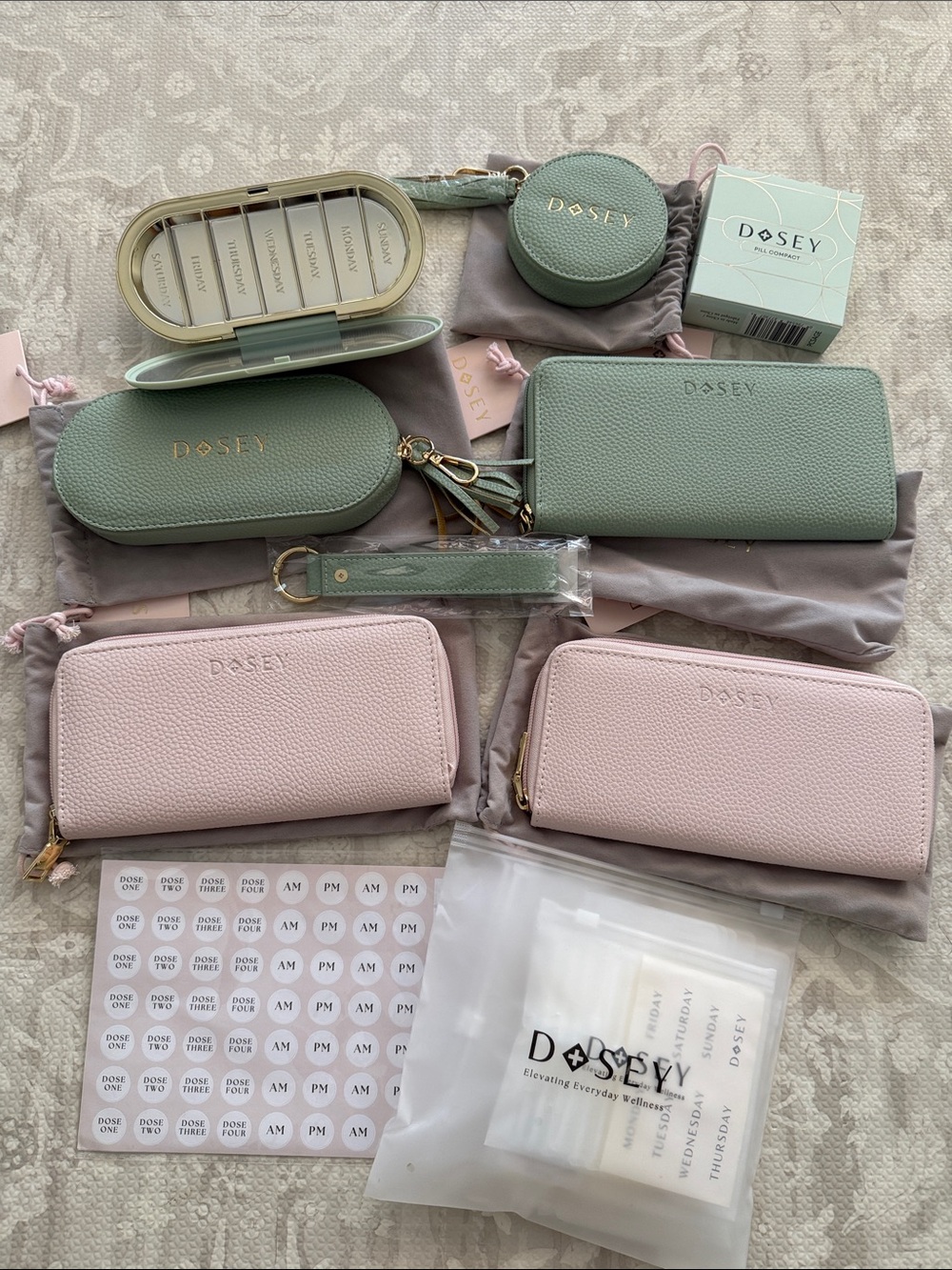 Dosey Pill Organizer Travel Case Wallet Compact Accessories Bundle NWT